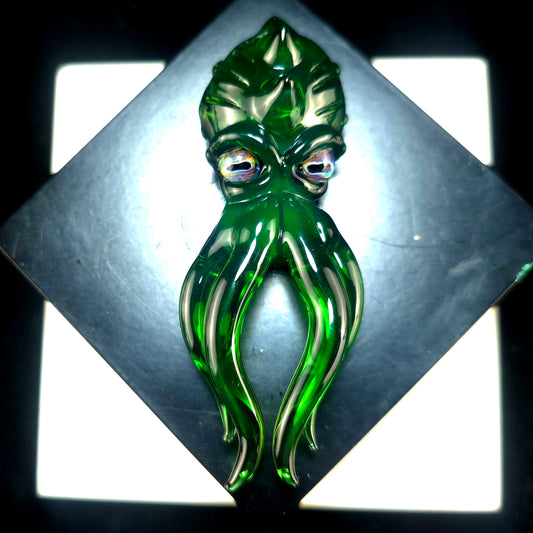 Plantfibian Cthulhu head pendant